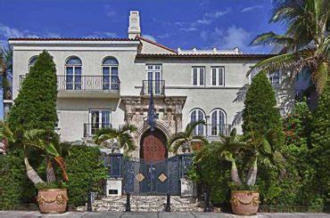 versace clubhouse|who owns versace mansion.